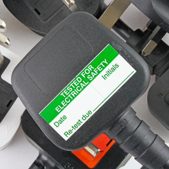 A plug demonstrating successful PAT Testing