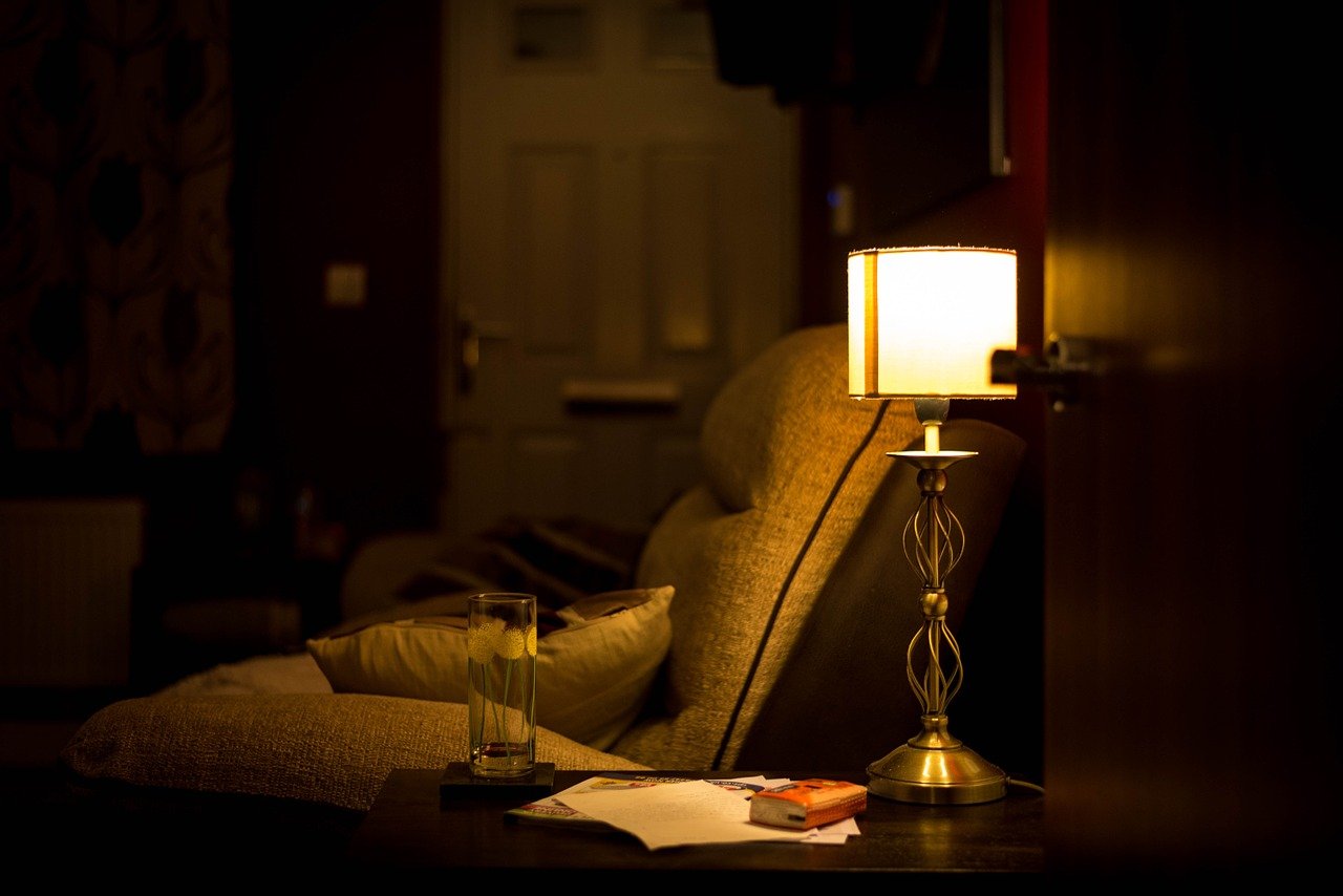 How to Keep Warm During the Winter Months on a Budget