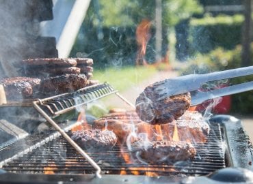 barbecue cooking burgers